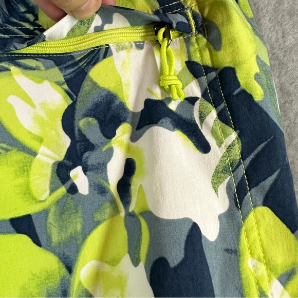 The North Face Shorts Pull on Classic Hybrid Trunks Swim Athletic Pockets - Picture 8 of 15